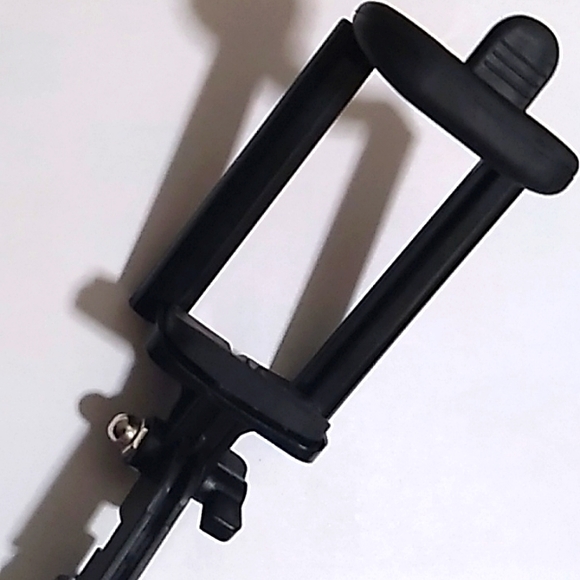 Pink and black selfie stick - Picture 3 of 4